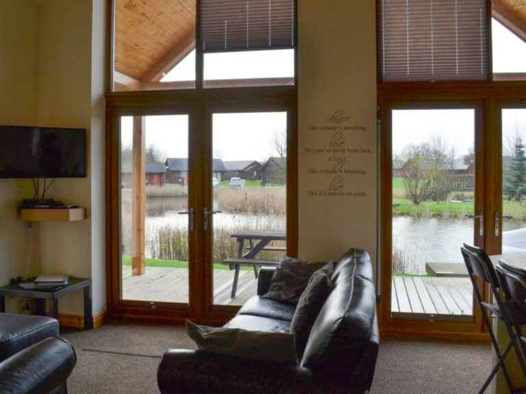 campbell lodge - listing image - 2