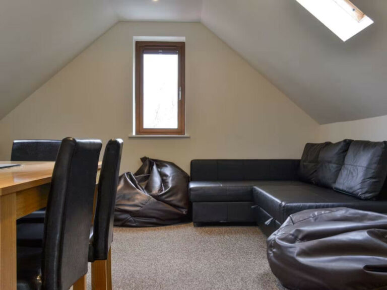 campbell lodge - listing image - 4
