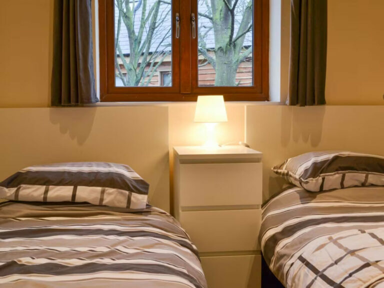 campbell lodge - listing image - 7